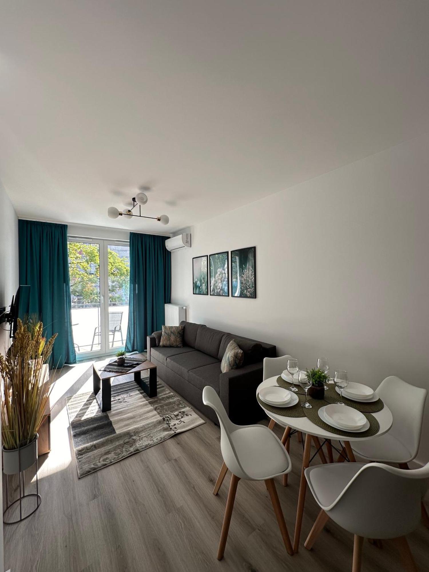 Skytravel 26 Apartament Pileckiego Nowy Dwor Mazowiecki Airport Modlin 24H Εξωτερικό φωτογραφία